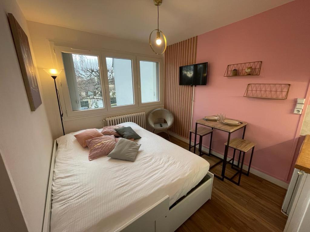 Rose, Proche Centre Apartment Caen
